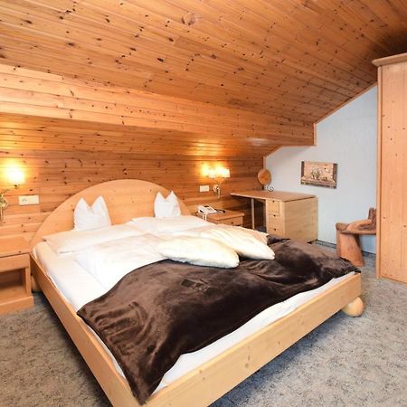Hotel Chalet Olympia مونغيلفو المظهر الخارجي الصورة