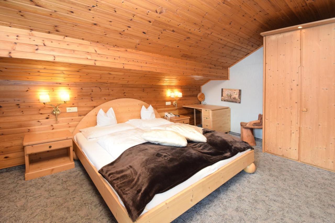 Hotel Chalet Olympia مونغيلفو المظهر الخارجي الصورة