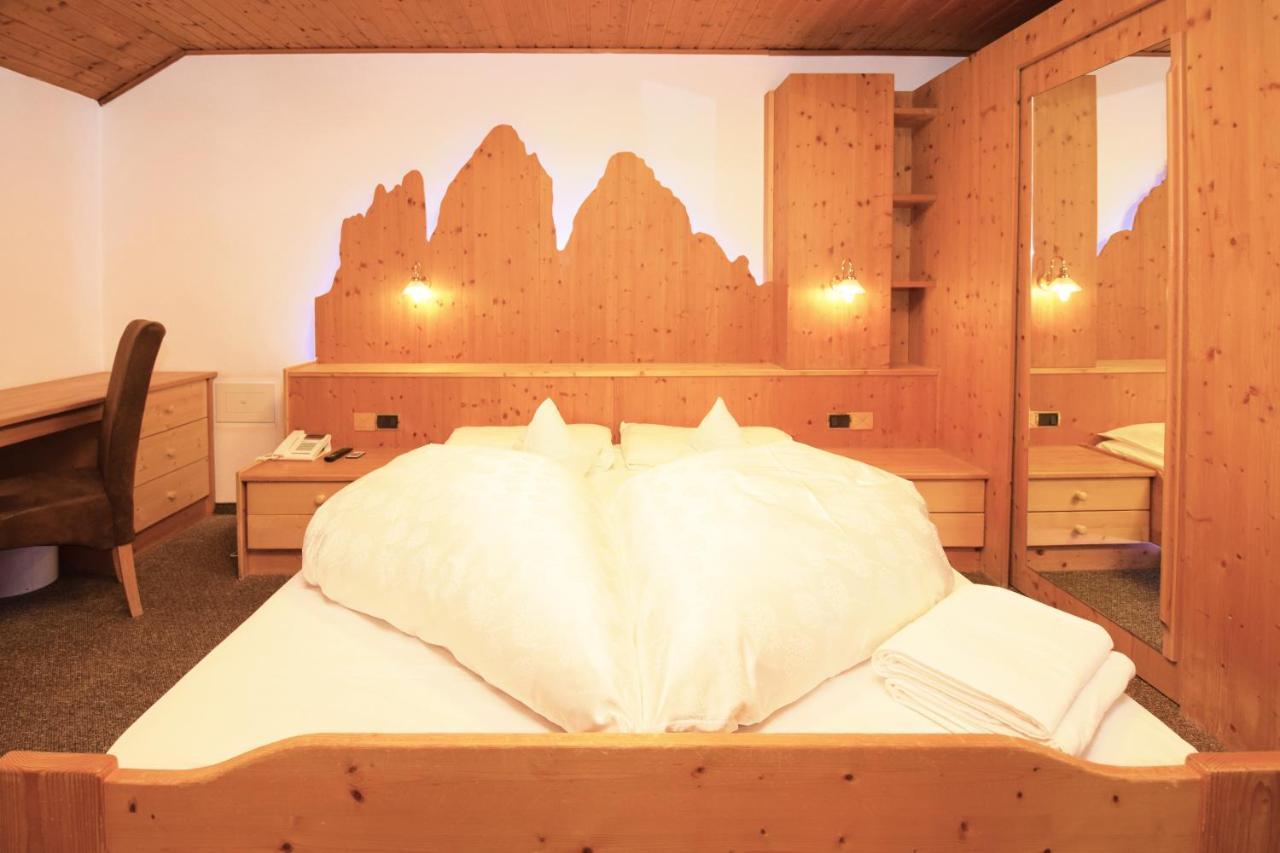 Hotel Chalet Olympia مونغيلفو المظهر الخارجي الصورة