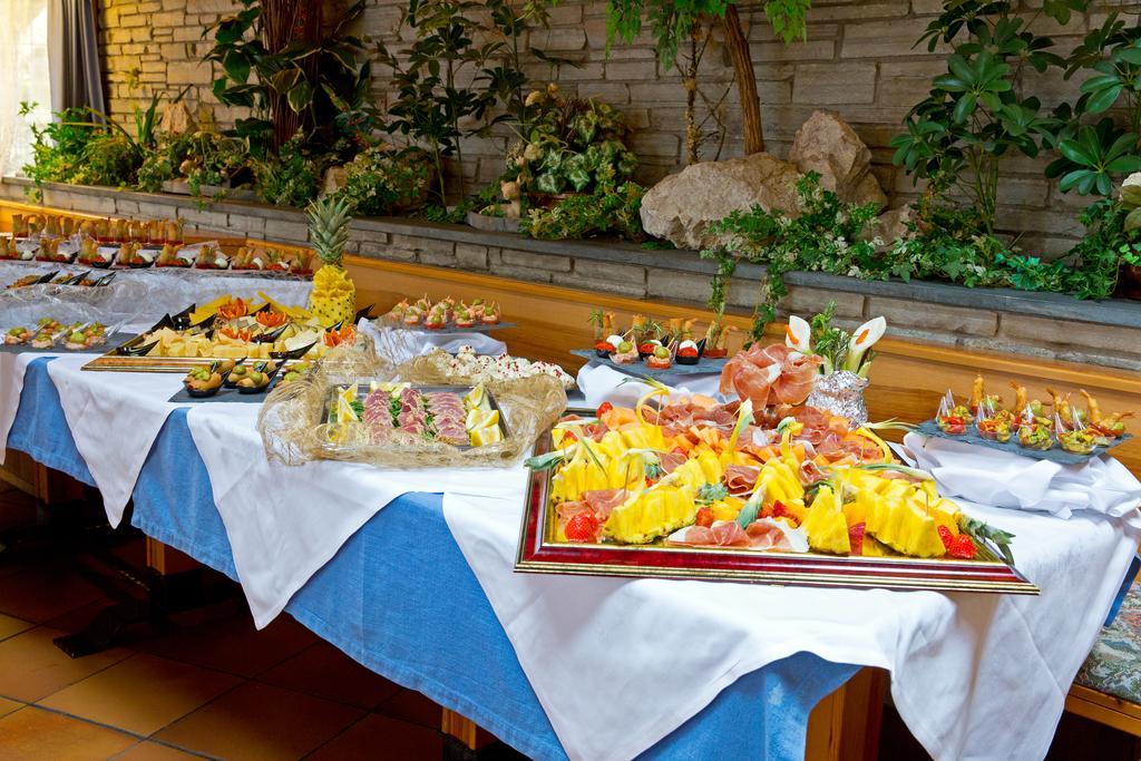 Hotel Chalet Olympia مونغيلفو المظهر الخارجي الصورة
